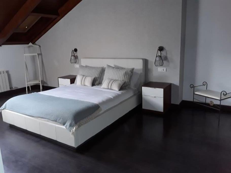 Duplex De Montana En Campo De Golf Apartment Sojuela Luaran gambar